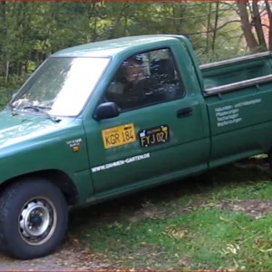 the old green toyota hilux from 1990